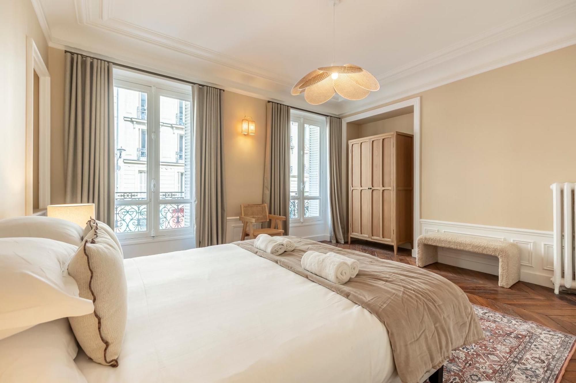 Rue De Rome By Sweett Parijs
